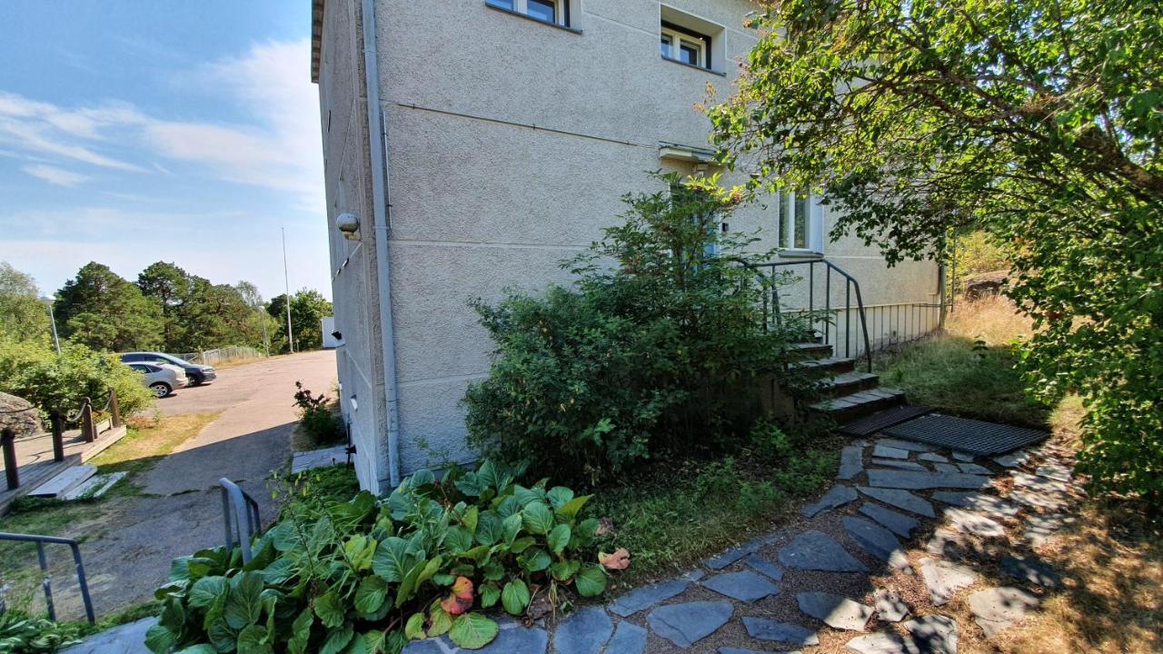 Gasthaus Vanha-Merivartioasema Kotka Exterior photo